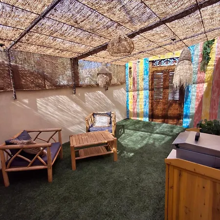 La Vie Est Belle Holiday home